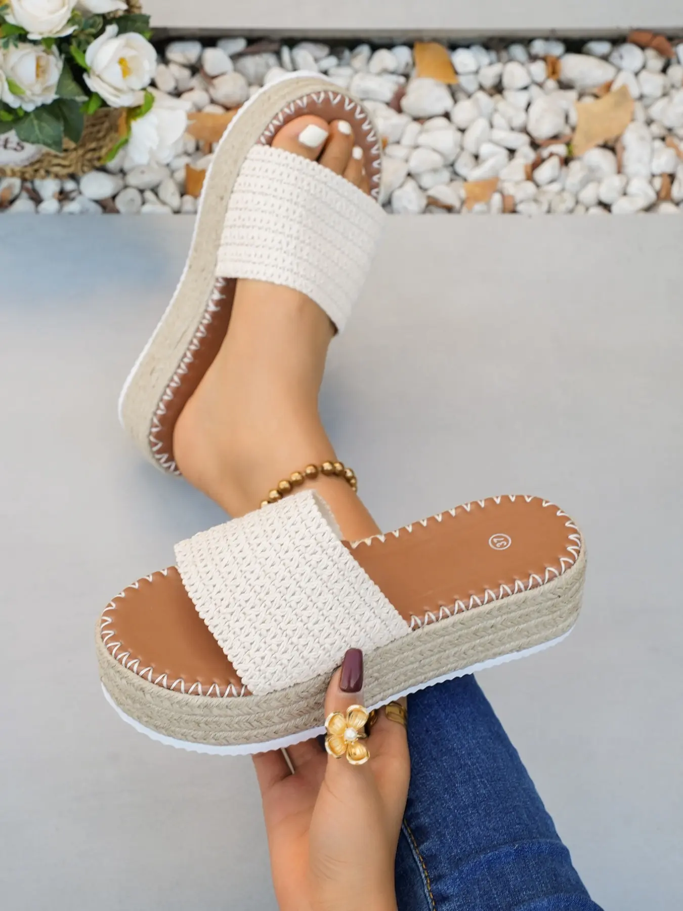 Crochet Strap Thick Sole Slippers for Women, Summer New Arrival, Beach Slides Sandals, Outdoor Anti-Slip Grass Braided Platform Shoes, Vacation Style Mules, Rubber, Footwear