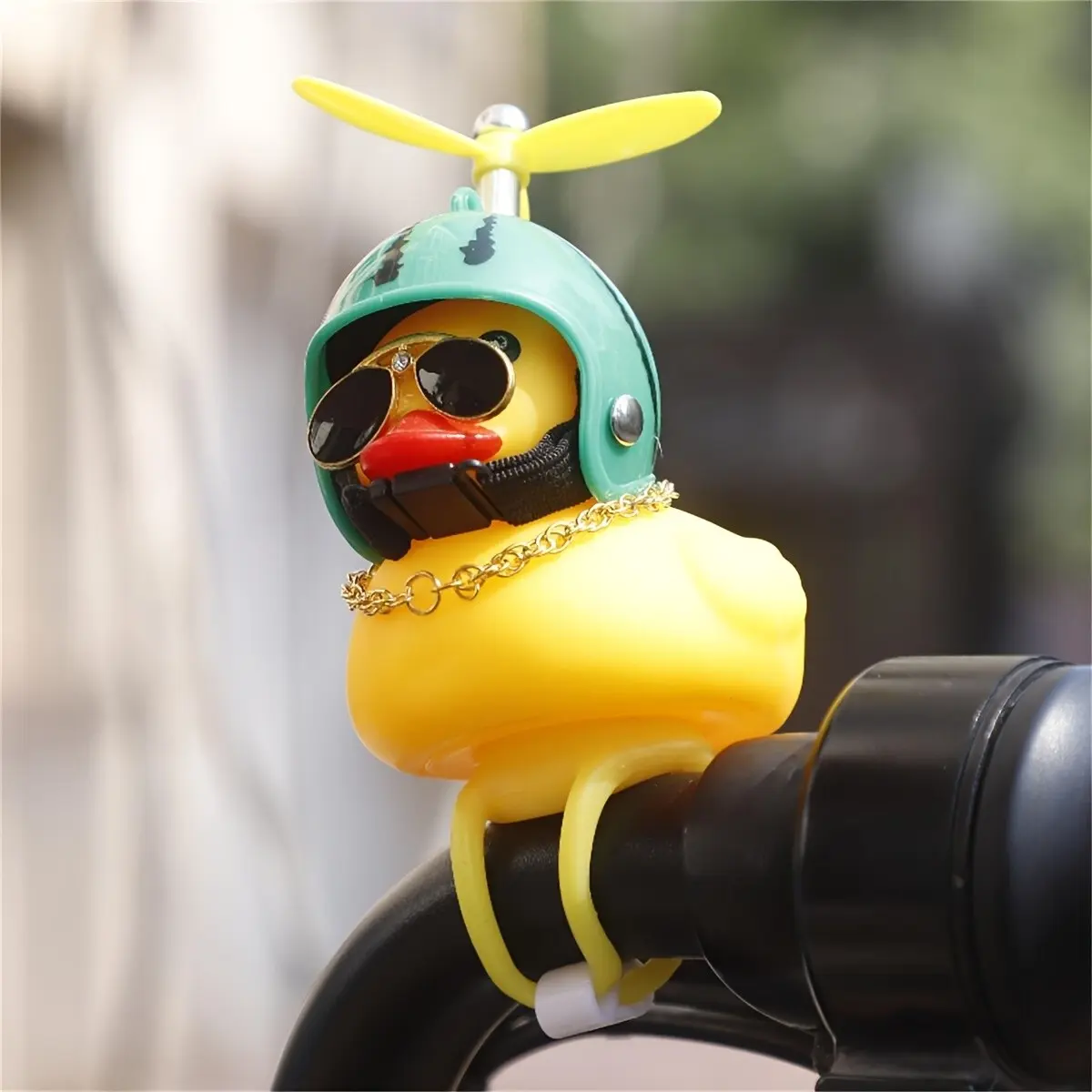Rubber Duck Bicycle Bell with Propeller Helmet – Squeeze Horn for Bike & Motorcycle, Cute Handlebar Accessory & Dashboard Decor, Fun Gift for Duck Lovers & Cyclists, Whimsical Riding Vibe