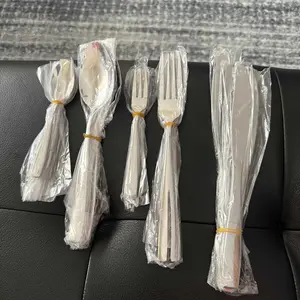 Stainless Steel Cutlery Set, 20 Pcs / 5-Count Set Including Knives, Forks and Spoons, Flatware Set for Home and Dining Bar, Kitchen Accessories Dinnerware Set