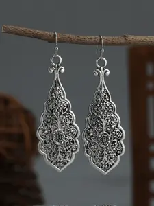 A Pair of Bohemian Elegance Cut-out leaves ethnic style creative temperament drop earrings retro men's earrings, Shining Earrings, Statement Earrings, Suitable for Wearing on All Occasions, A Perfect Holiday Gift