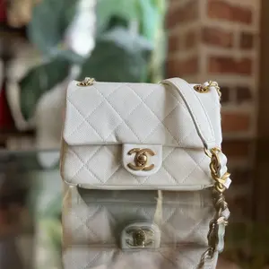 Pre-owned CHANEL leather Crossbody Bags Mini Flap White Quilted Caviar Crossbody Bag