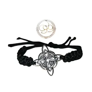 hand made witch knot black gamusa brazalete