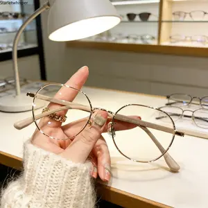 Women’s Vintage Cat Eye Photochromic Glasses, Metal Frame with Light-Sensitive Clear Lenses, Y2K Trendy Sleek Fashion Eyewear, Anti-Blue Light & Comfortable for Daily Wear, Work & Outdoor Use