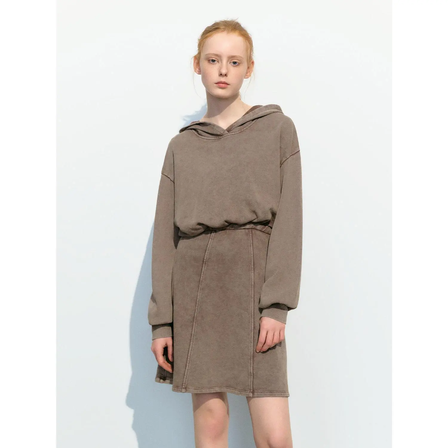 URBAN REVIVO Women's 2026 Spring Minimalist Washed Knit Long-Sleeve V-Neck Hooded Skater Dress - Cotton Shell, Thick Polyester-Cotton Fabric, Style UWL740009, Casual Dress, Dress Casual