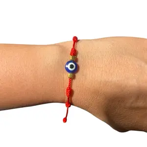 Pulsera roja.