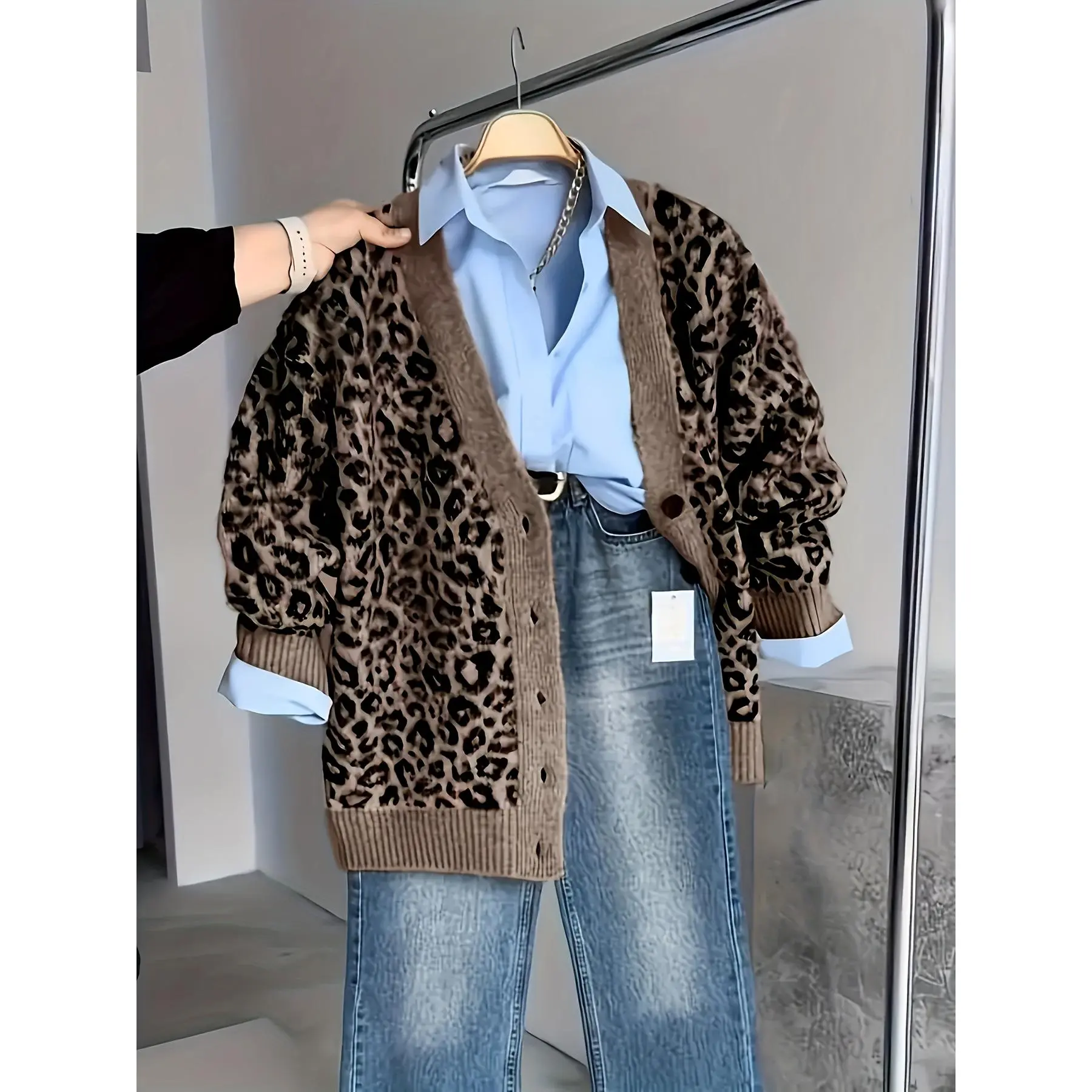 [Leopard Print Cardigan] 's Oversized V-Neck Leopard Print Cardigan Sweater - Brown/Beige/Burgundy/Border Collie Collar, Plush Collar & Trim, Cozy Fall Winter Jacket for Blazer-like Style (Hand Wash/Dry Clean)