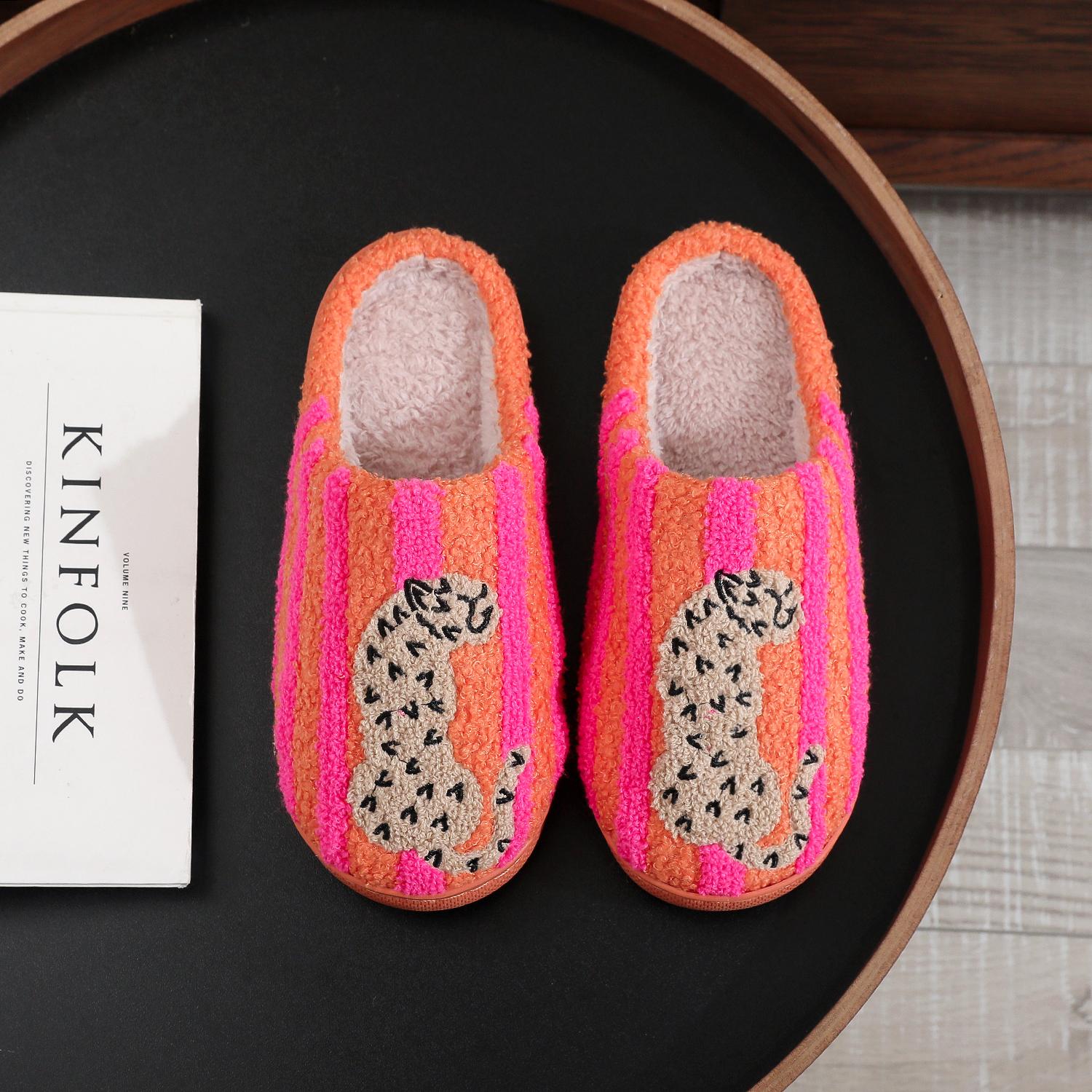 Women’s Retro Striped & Leopard Fuzzy Slippers, Super Soft Fluffy Lined Closed Toe House Shoes, Warm Cozy Anti Slip Indoor Bedroom Slippers, Winter Holiday Gift for Women