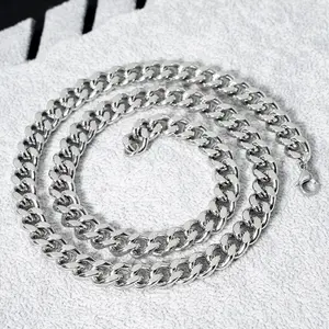 Hip-hop stainless steel men's Cuban necklace 8MM popular smooth square chain cross-border fashion chain trend