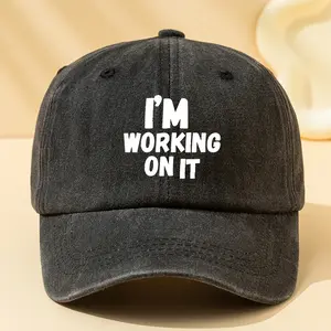Fashionable and versatile unisex baseball cap with "I'M WORKING ON IT" letter print, casual sun protection hat for outdoor travel, vacation, camping, comfortable, breathable, adjustable, washable duckbill cap,summerwins