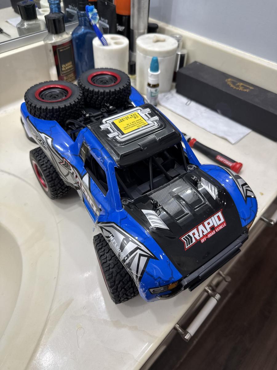 Item: Q130-Blue-carbon brush version