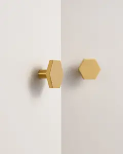 ASHBURY HEXAGON KNOB IN BRUSED BRASS