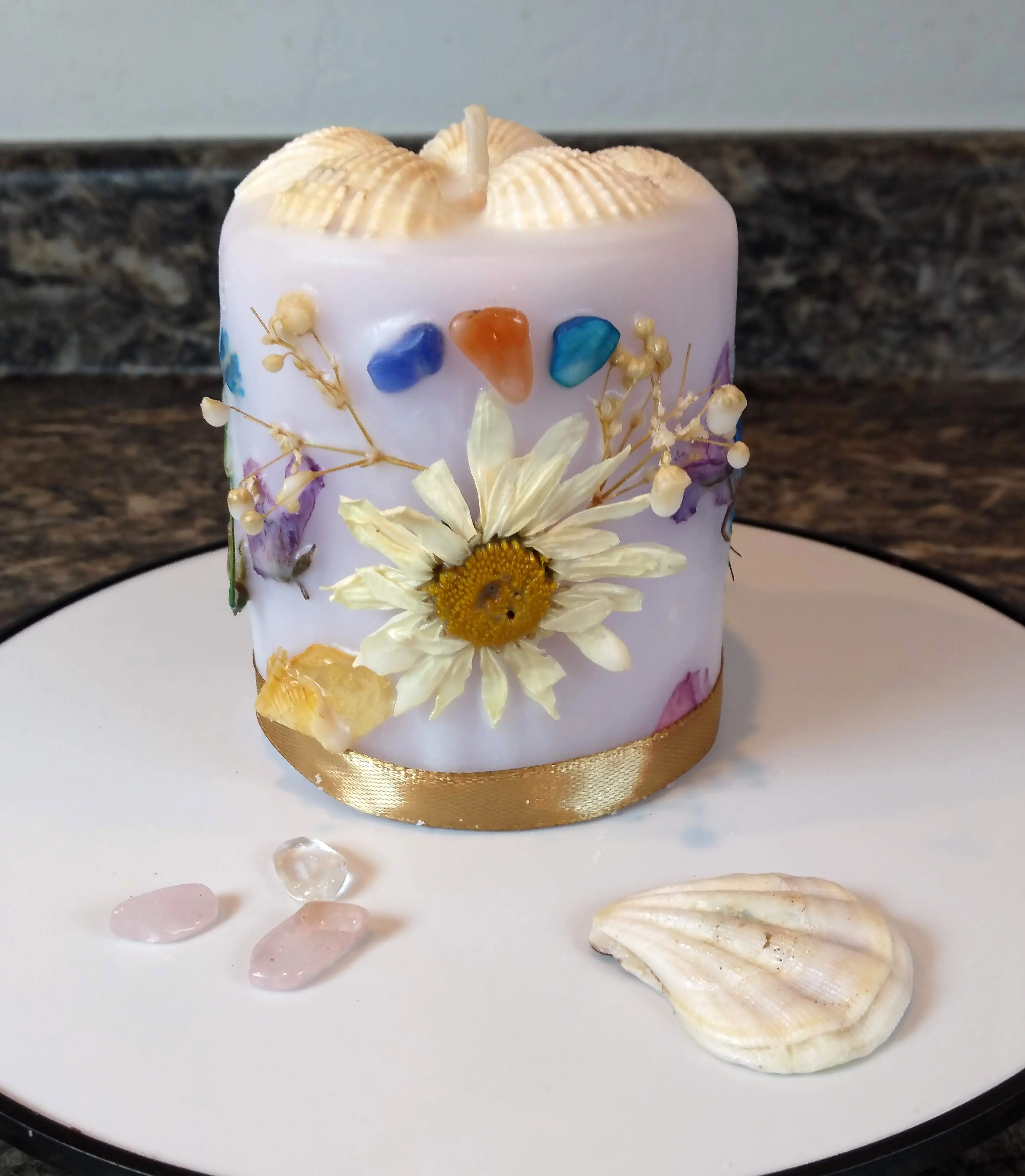 Floral Candle with Gemstones & Sea Shells, Decorative Artisan Gift for Women, Weddings, Birthdays, Bedroom, Office, Dorm Decoration Flower Scent Aroma