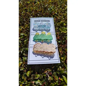 Winter Stitch Marker Pin - Green Holographic Christmas Trees & Snowflakes with Iridescent Glitters - Durable Epoxy Resin & Zinc Alloy Clasp - Perfect for Crochet & Knitting Projects