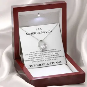 A Stunning Gift - A LA MUJER DE MI VIDA collar de corazon / Message Card, Heart Necklace Spanish