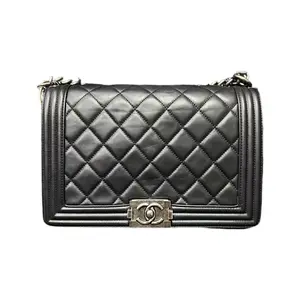 Pre-owned CHANEL Leather Shoulder Bags Le Boy Large Flap Bag in Black Quilted Calfskin with Ruthenium Finish Hardware