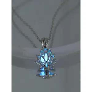 Elegant Hollow out Lotus Flower Design Pendant Necklace for Women, Luminous Decor Necklace Jewelry, Classic Fashion Accessories for Daily Wear