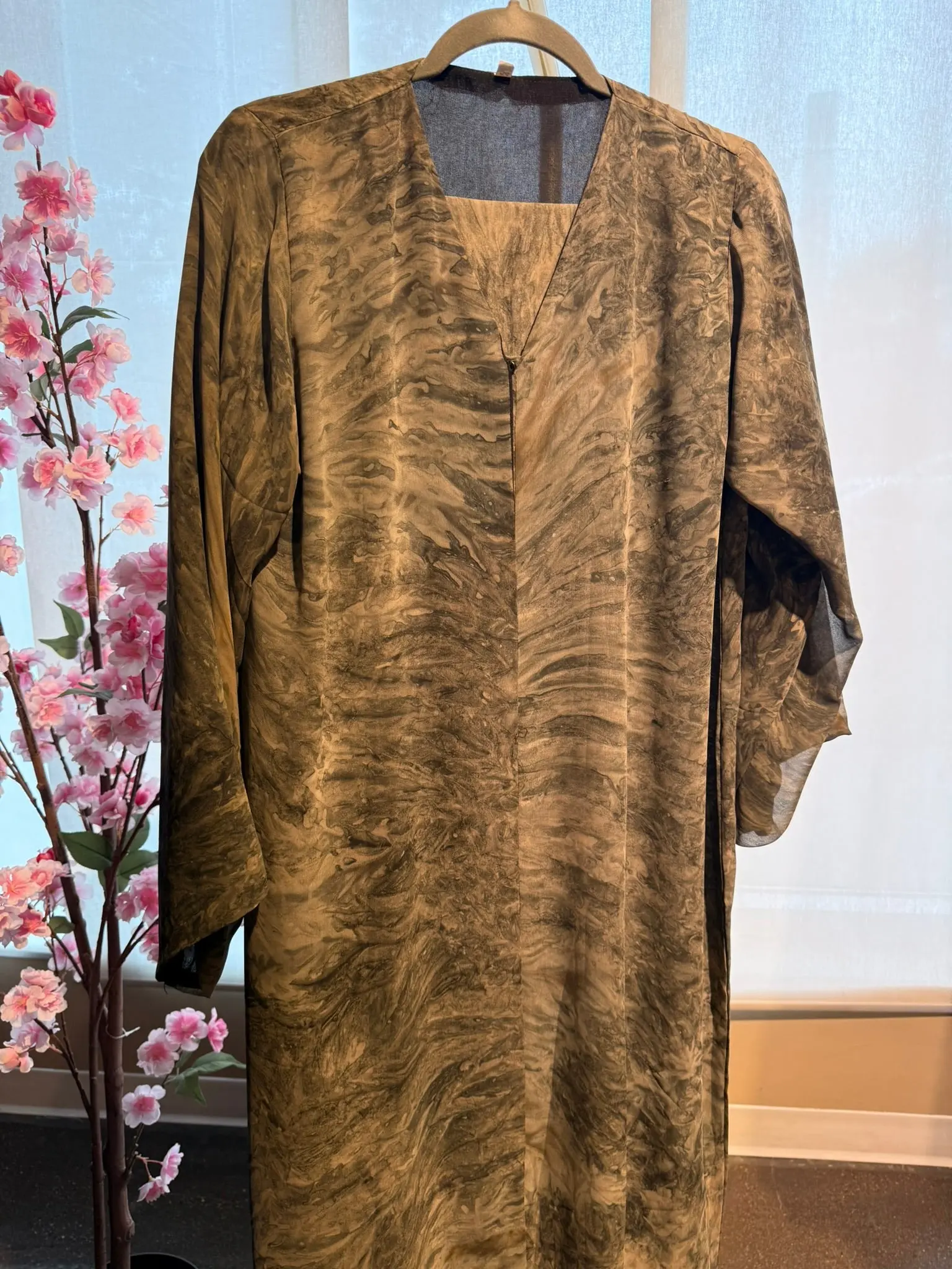 Luxe Bronze Abaya | Size 54 | W/ Scarf