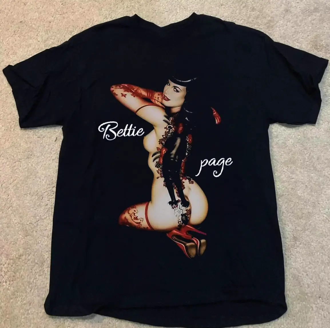 Women's Betty Page Graphic T-Shirt - Gildan Unisex Casual Top for Men Women