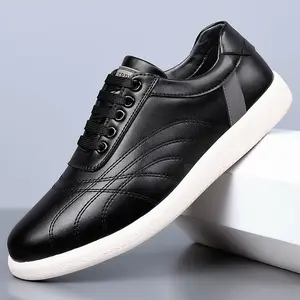 UYCEKK High-quality Light Luxury Four-season New Outdoor Men's Casual Flat Shoes, High-end White Sneakers, Men's Trendy Shoes for Daily Outings and Fashionable Styling