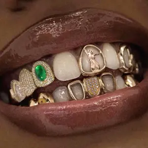 3pcs Hip-Hop Golden Beauty Portrait Grillz with Single Teeth & 4 Large Green Synthetic Zirconia Stones Trendy Gift for Men Women Stainless Wire Oral Dental Braces