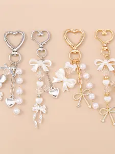A stylish three-dimensional heart keychain, suitable for everyday wear, vacation dates, and other occasions, and also a delightful and exquisite little gift.
