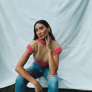 Mia Cropped Turtle Neck Sweater / Beige - Pink