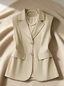 A women's suit collar sleeveless vest, light and mature commuter style, exquisite folding items, suitable for daily commuting, light formal meetings, light social gatherings, spring and autumn folding out of the street.