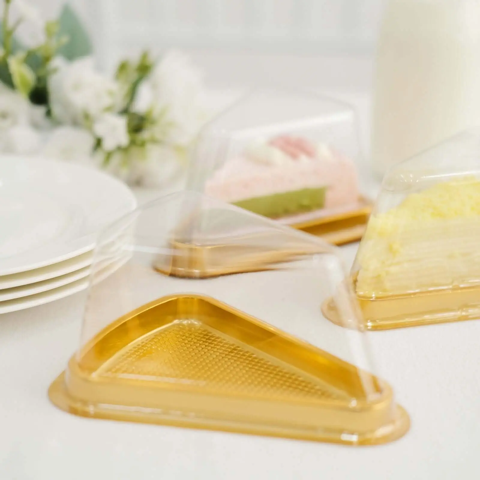 50-Pack Gold-Clear Plastic Cake Slice Favor Containers with Transparent Cover - Cakebox, Individual Box for Weddings, Birthday Party Favors, 6"x4.5"x2.5" Home Festive Catering Supplies for Easy Searching