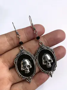 [Oval Shape Skull Pattern Hip Hop Earrings] Oval Shape With Skull Pattern Black Dangle Earrings Hip Hop Style Punk Aesthetic Alloy Jewelry Halloween Accessories