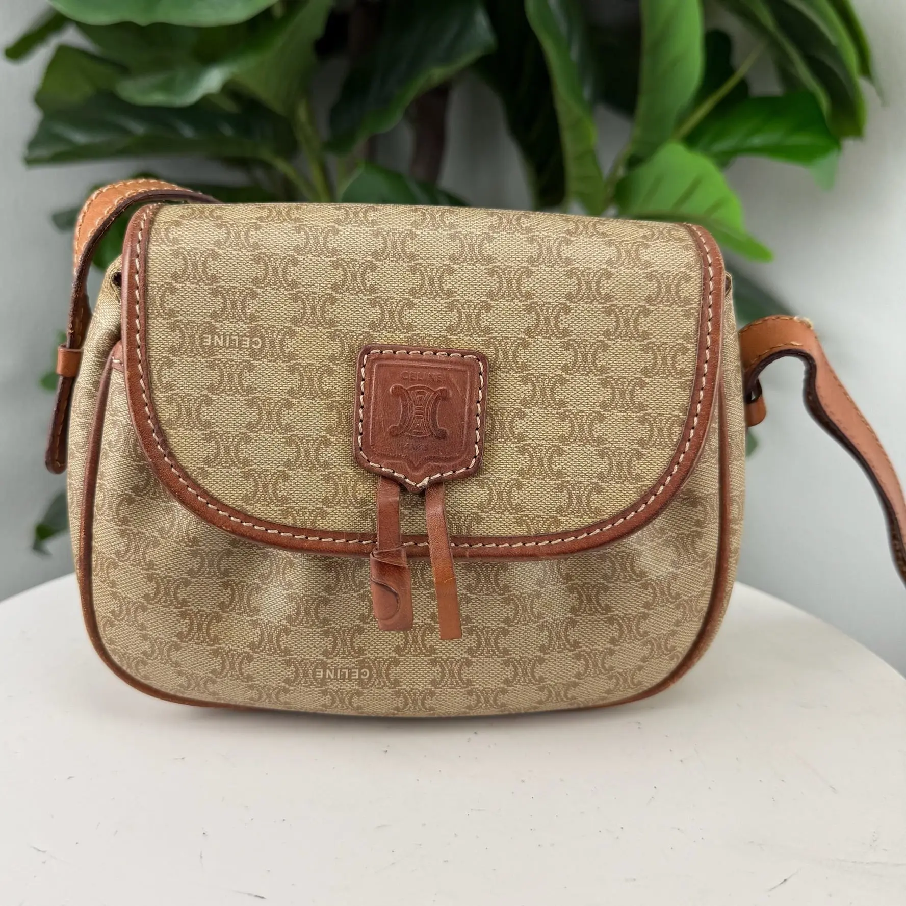 Pre-owned Coated Canvas & Brown Leather Crossbody bags Good Used Authentic Celine Vintage Macadam Crossbody Bag Accessory for Pre Loved Luggage & Bags Category