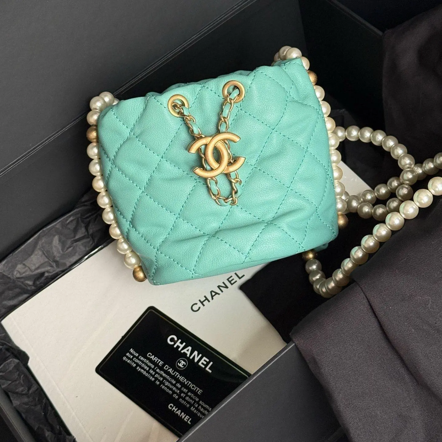 Pre-owned CHANEL Mint Green Pearl Chain Mini Bucket Bag 2602351
