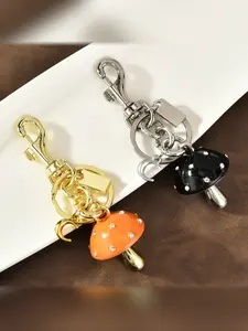 New Mushroom Keychain Summer Star Design Bag Accessory, Eye-Catching Fashion Statement, Suitable for Bags and Clothing Accessories, Versatile Usage