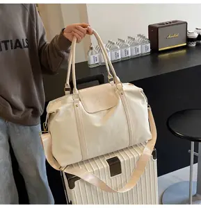 Travel Bag, Youthful and Edgy Durable Premium PU Leather Duffel Bag, 6-7kg Capacity for Weekender Travel, Convenient Minimalist Style Travel Bag