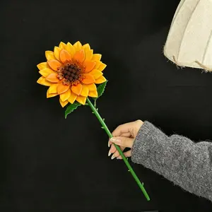 Sunflower Block Bouquet, Compatible with Lego Flower Series, Gradient Petal Details, Ideal for Desktop Display and DIY Home Decor