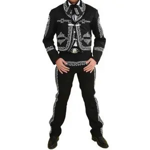 Traje Charro Tradicional Negro con detalles de Plata – Hombre, Importado de México