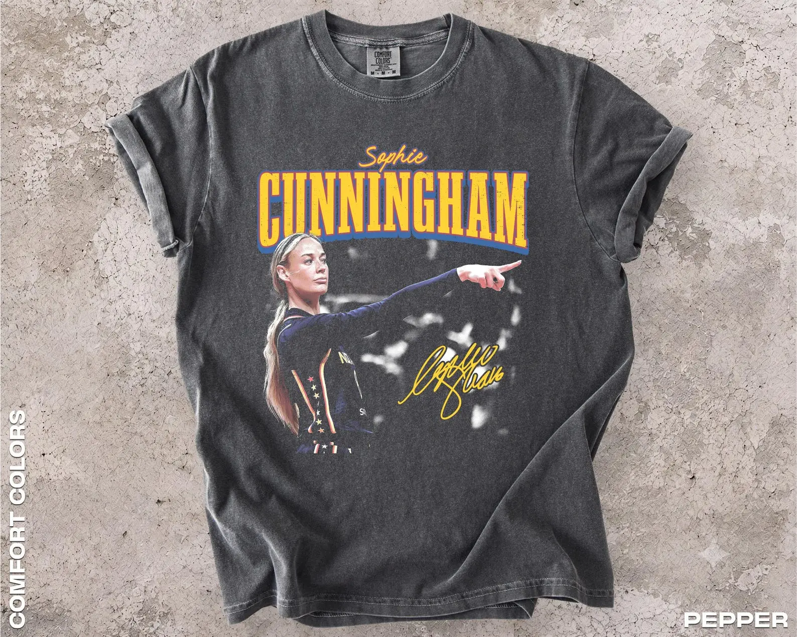 Sophie Cunningham WNBA T-Shirt, Vintage Basketball Fan Tee, Pointing Meme, Womens Hoops Gift