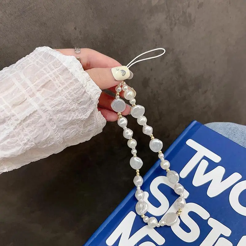 u165 3D Cute Baroque White Pearl Beaded Phone Chain - Anti-Lost Lanyard for iPhone 15, Mobile Phone Camera Hanging Rope Jewelry Accessory