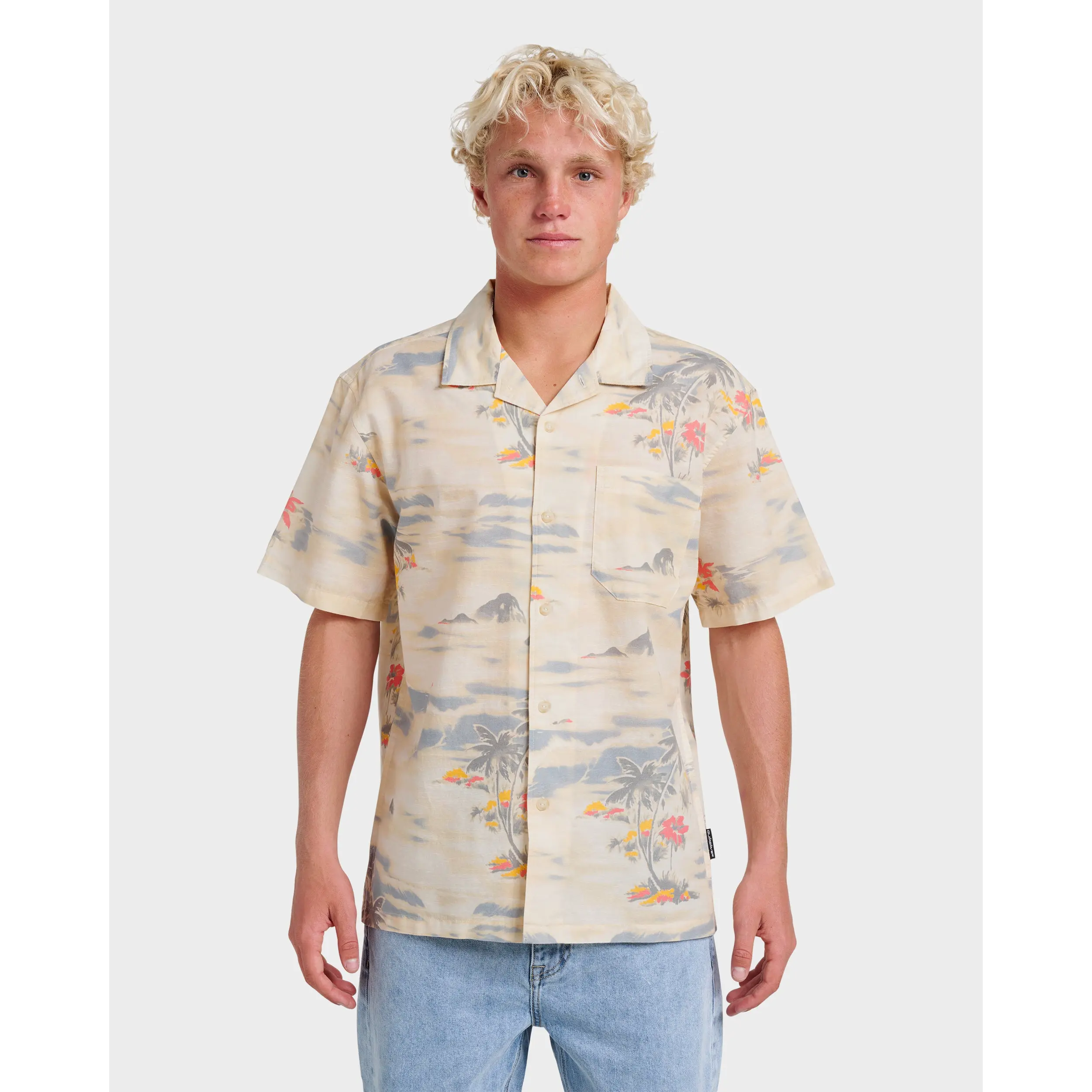 Quiksilver | Tropical Surf Casual Short Sleeve Shirt | Chest Pocket Relaxed Fit | Surf & Swim & Beach Days & Casual Streetwear