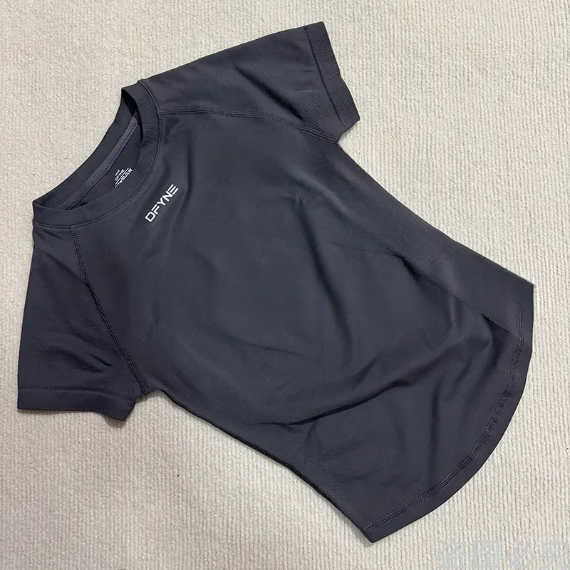 DFYNE Ultra-Stretch Seamless Short Sleeve Athletic Shirt for Women - Breathable Nylon Gym Top, Contour Fit Fitness Tee
