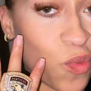 Product Review of VEYESBEAUTY Lash Bond & Seal - White 10ml for DIY Eyelash Long-Lasting Extensions Glue Makeup Cosmetic from t**e