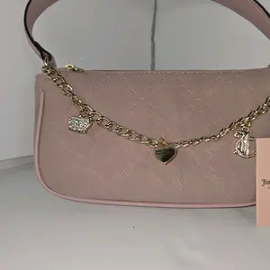 Juicy Couture Beige Embossed Shoulder Bag with Gold Chain Charms Logo Purse NWT