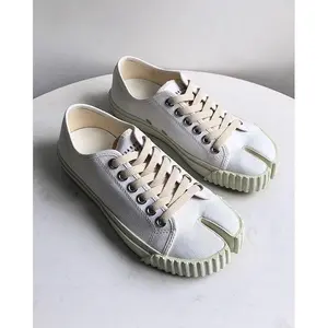 Trendy Split Toe Canvas Sneakers, Viral Tabi‑Style Lace‑Up Casual Shoes, Non‑Slip Wavy Sole Footwear For Street Style Urban Daily Commute Outfits