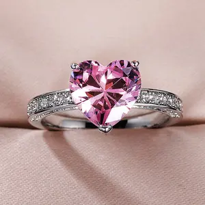 Heart Shaped Pink Diamond Ring with Pink Zircon for Women's Light Luxury Fashion Engagement Wedding High-Quality Jewelry Metal Coating