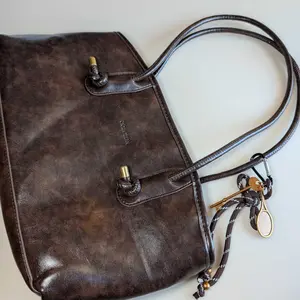 26 Women's Elegant Solid Color Shoulder Bag, Fashionable Large Capacity Crossbody Bag for Daily Used, Casual Trendy Versatile High-quality Daily Commuting Bag