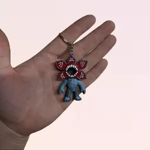 Articulated Monster Keychain – 3D Printed Horror Flower Creature, Flexible Fidget Backpack & Key Accessory