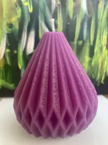 Scented Candle Cashmere Vanilla Santal with Black Cardamom .