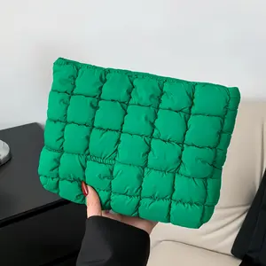 Solid Color Quilted Design Clutch, Large Capacity TravelStorage Bag with Zipper, Portable Travel Storage Bag forWomen & Girls, Trendy Minimalist Purse