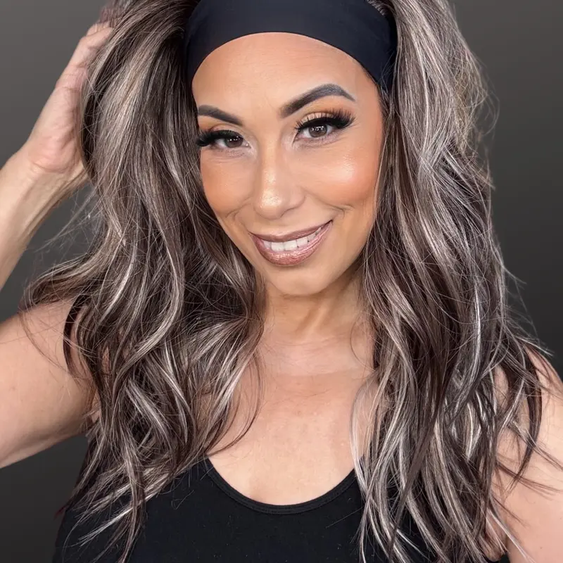 MACA BAKA Skylar Iced Brown Ash Blonde Layered Ombre Highlight Headband Wigs Wear and Go Glueless Low Density 18 Inches Iced Mocha Long Soft Wavy Synthetic Wigs for Women Easy to Wear