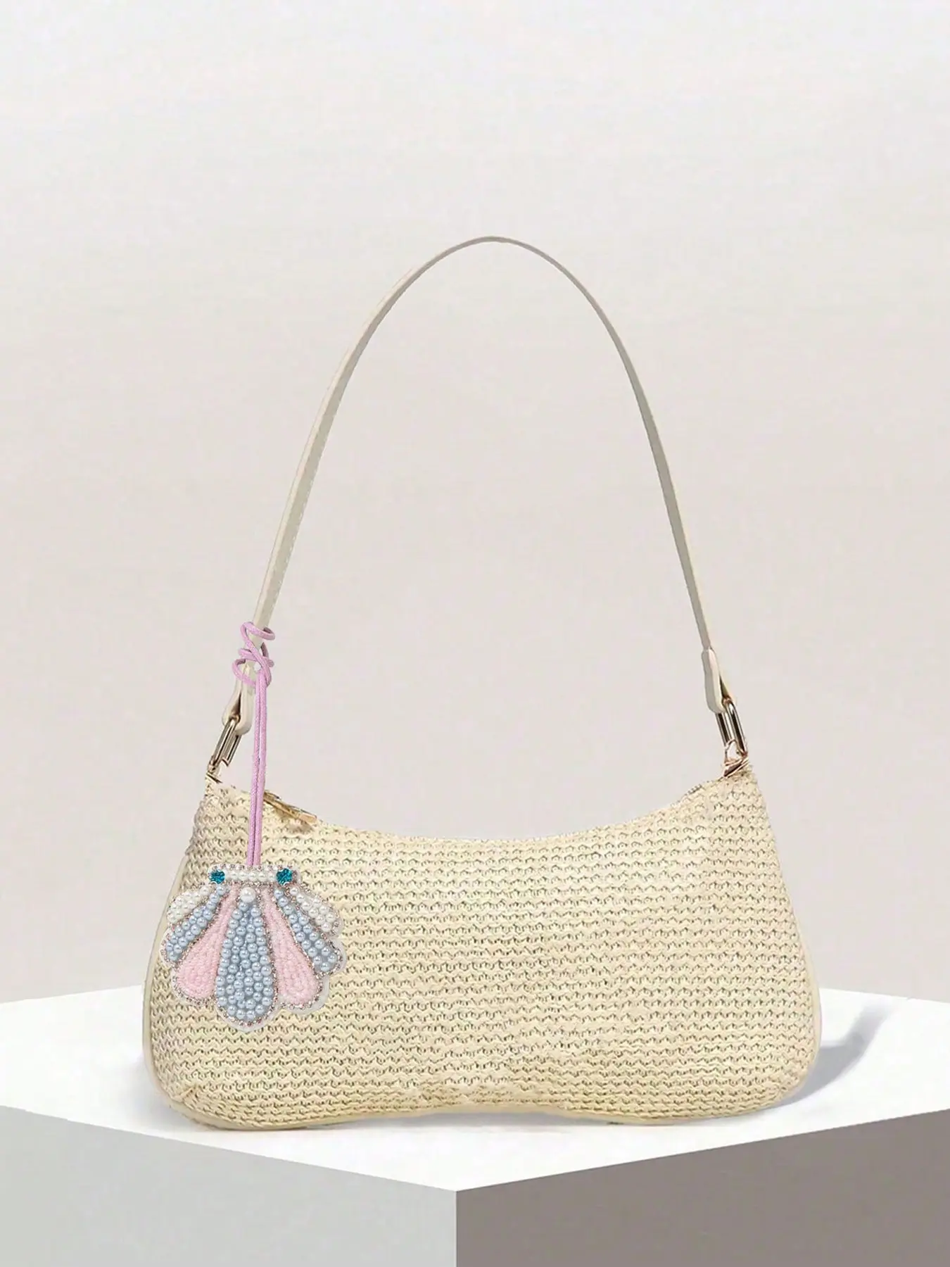 Sweet and gentle style grass woven armpit bag with pearl shell decoration design, fashionable and simple style, practical texture, versatile shoulder bag, can accommodate mobile phones, lipstick, headphones, Crossbody Shoulder Bag