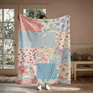 Aesthetic Cottagecore Floral Flannel Throw Blanket, Super Soft Warm Patchwork Flower Throw, Ideal Gift for Home Decor, Suitable for Couch Travel